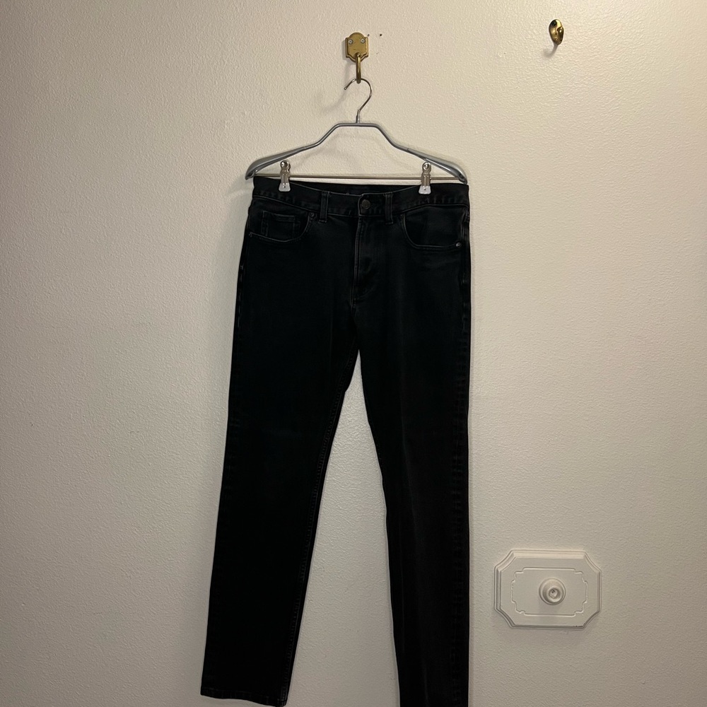 Everlane Black Straight Jeans with Subtle Texture